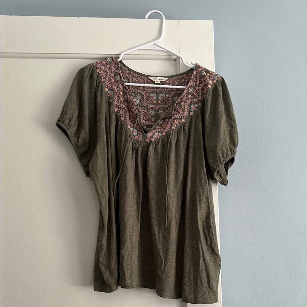 Lucky Brand Olive Blouse with Pink Embroidery 🫒